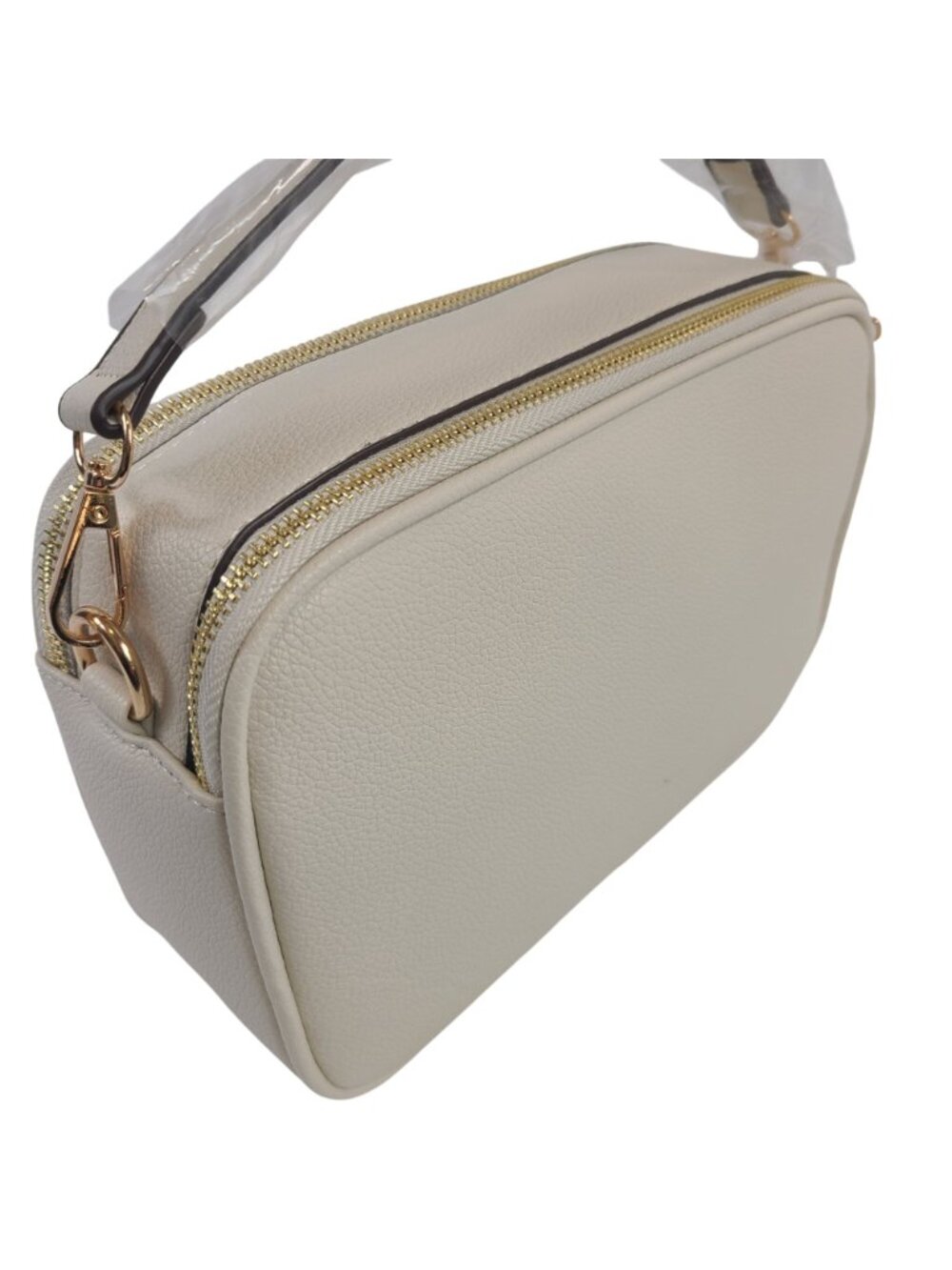 NEW London Fog Buttercream Judy Bowler Camera Crossbody Bag With Gold Accents - Picture 4 of 10